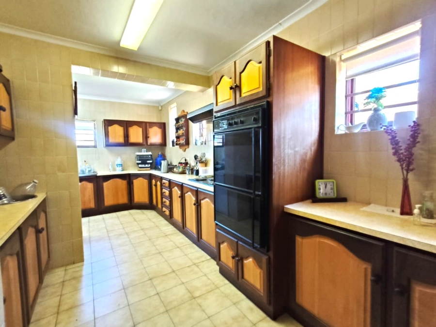 3 Bedroom Property for Sale in Jeffreys Bay Central Eastern Cape